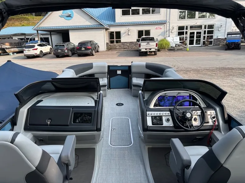 Slide: The Image of South Bay 500 Series 525RSDC 2026 - 10