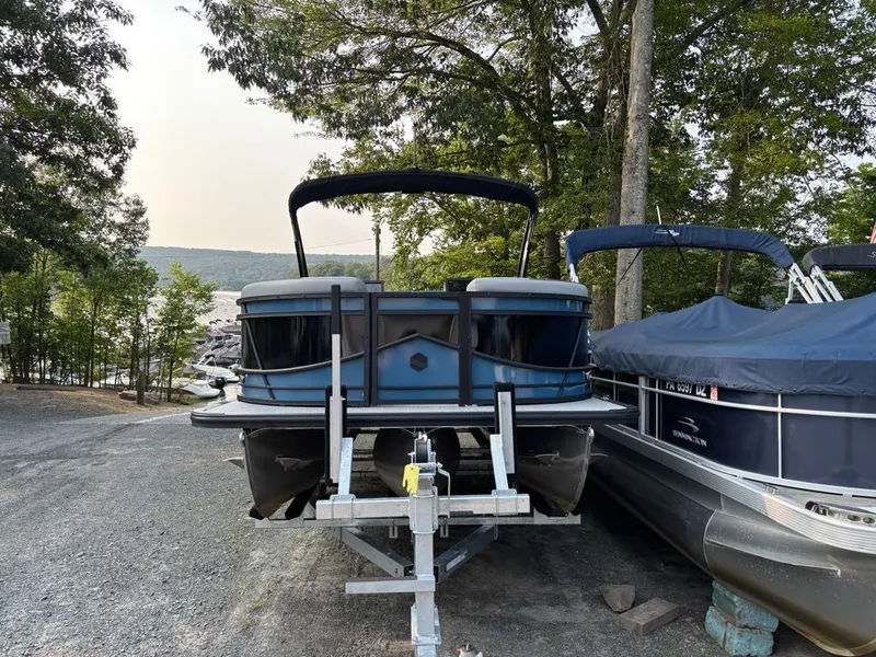 Slide: The Image of South Bay 500 Series 525RSDC 2026 - 14