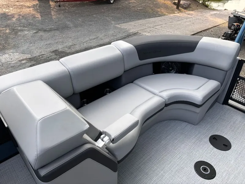 Slide: The Image of South Bay 500 Series 525RSDC 2026 - 18