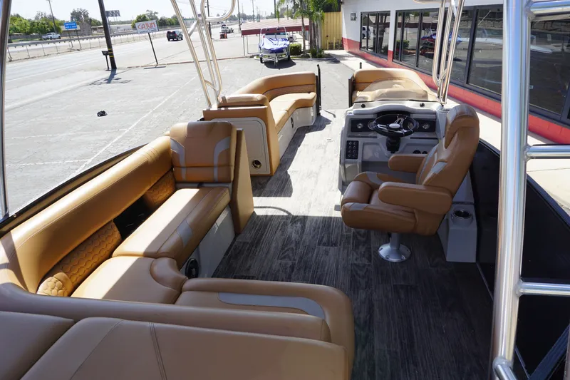 Slide: The Image of Crest CARIBBEAN LX 250 L 2023 - 11