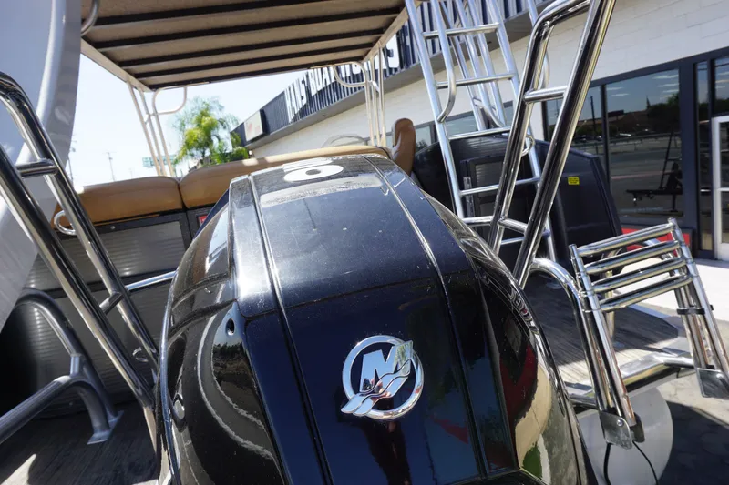 Slide: The Image of Crest CARIBBEAN LX 250 L 2023 - 20