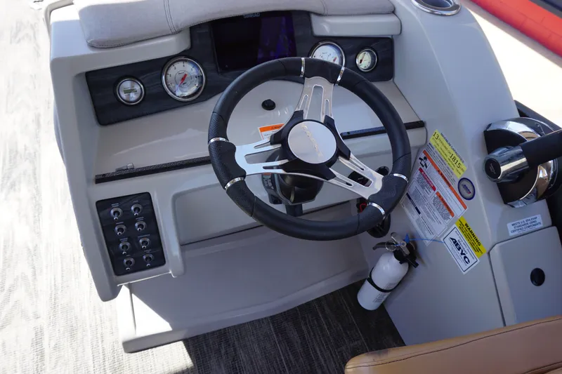 Slide: The Image of Crest CARIBBEAN LX 250 L 2023 - 22