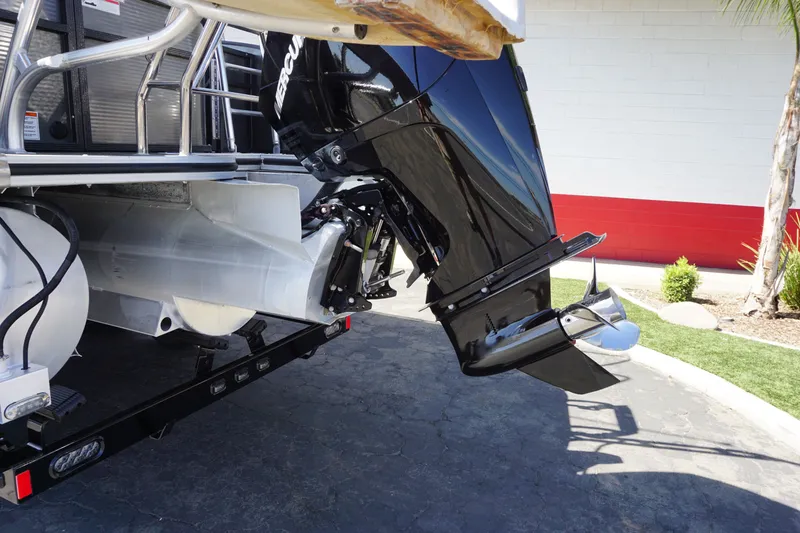 Slide: The Image of Crest CARIBBEAN LX 250 L 2023 - 3