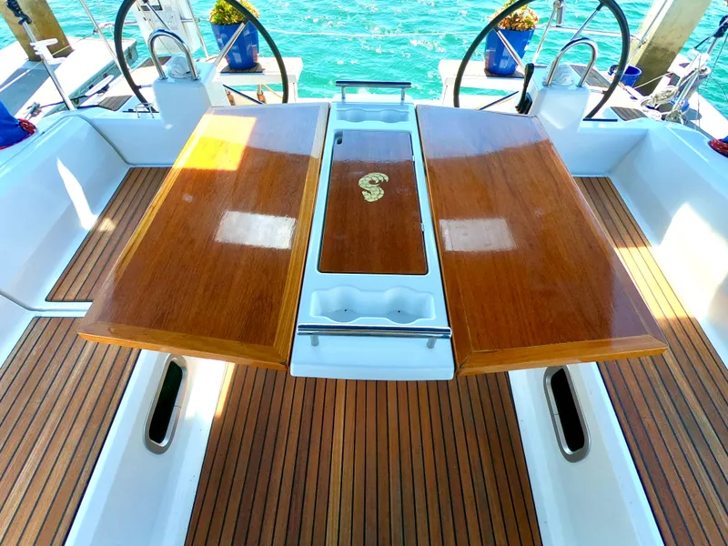 Slide: The Image of Beneteau Oceanis 38 2014 - 13