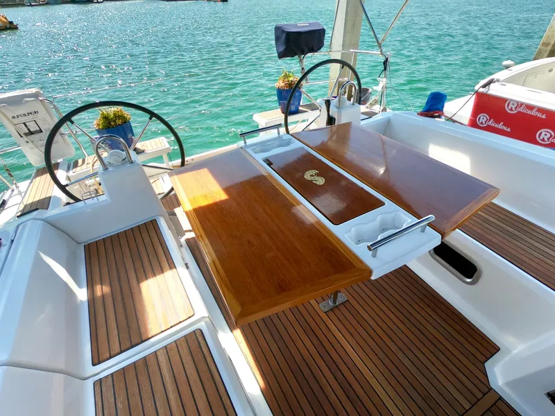 Slide: The Image of Beneteau Oceanis 38 2014 - 14