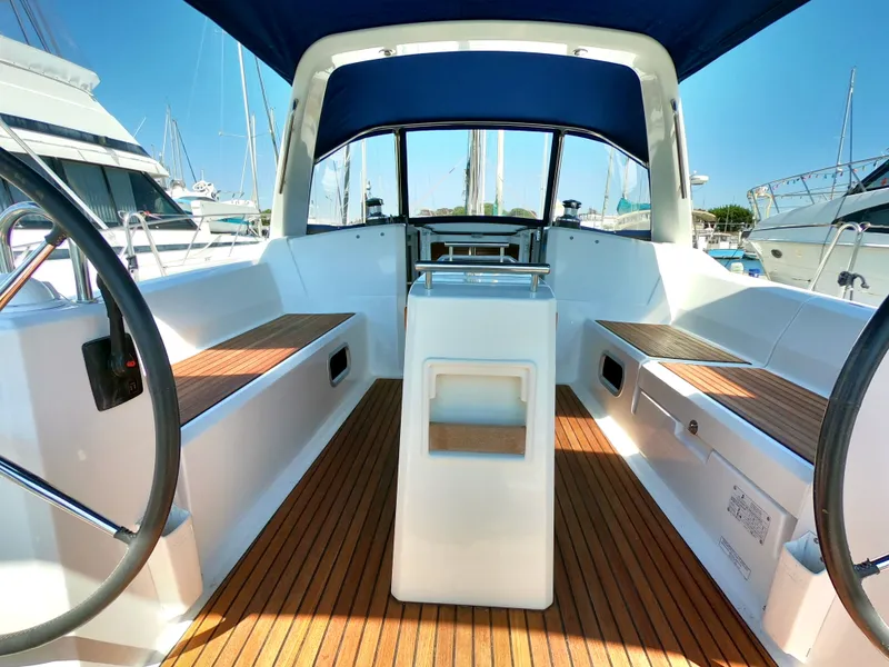 Slide: The Image of Beneteau Oceanis 38 2014 - 17