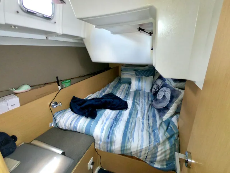 Slide: The Image of Beneteau Oceanis 38 2014 - 47