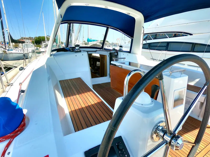 Slide: The Image of Beneteau Oceanis 38 2014 - 9