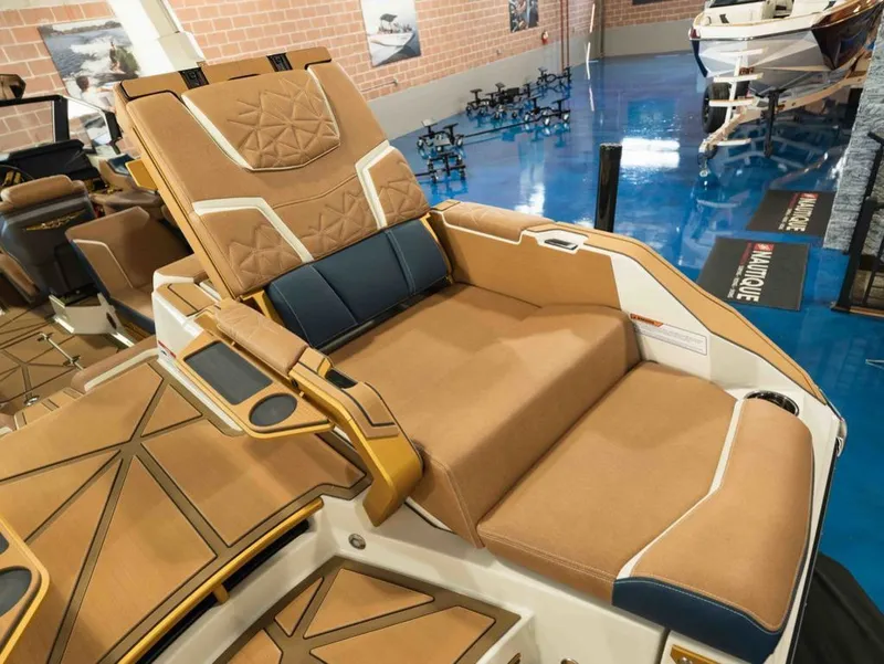 Slide: The Image of Nautique Super Air Nautique G23 Paragon 2026 - 20