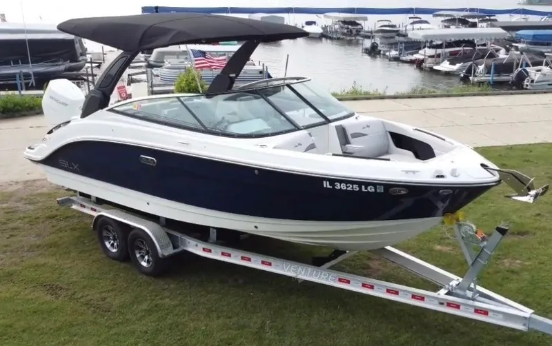The Image of Sea Ray SLX 260 2024 - 1