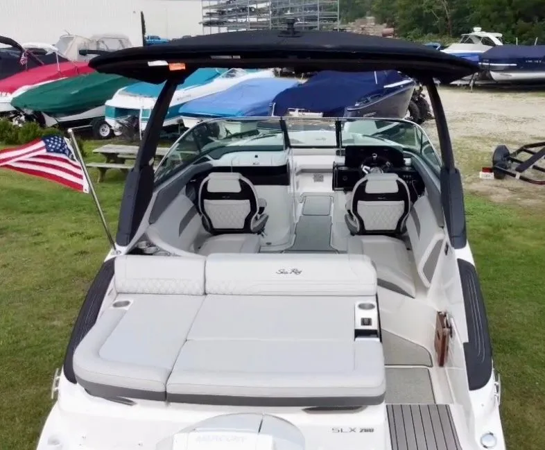 Slide: The Image of Sea Ray SLX 260 2024 - 24