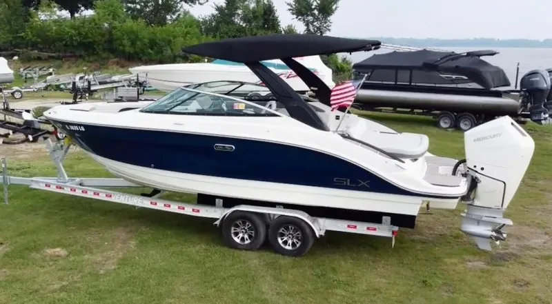 Slide: The Image of Sea Ray SLX 260 2024 - 7
