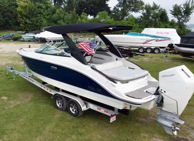 Slide: The Image of Sea Ray SLX 260 2024 - 8