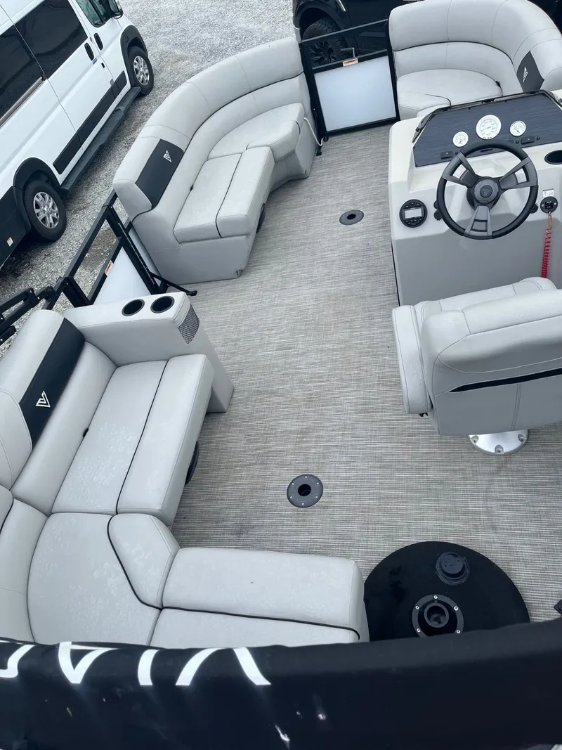 Slide: The Image of Viaggio DM 16 C 2023 - 4