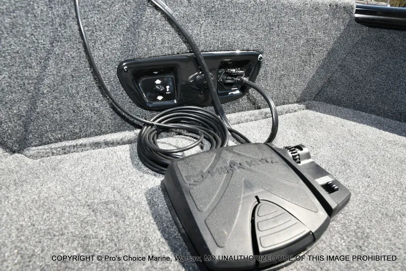 Slide: The Image of Tracker Pro Guide V-175 Combo 2026 - 61