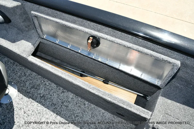 Slide: The Image of Tracker Pro Guide V-175 Combo 2026 - 68