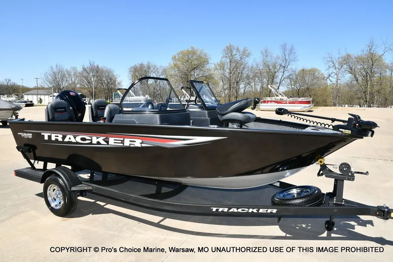 Slide: The Image of Tracker Pro Guide V-175 Combo 2026 - 85