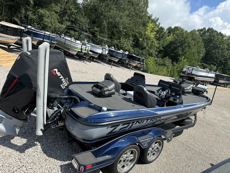 Slide: The Image of Nitro Z-21 Z21 LOADED 2021 - 11