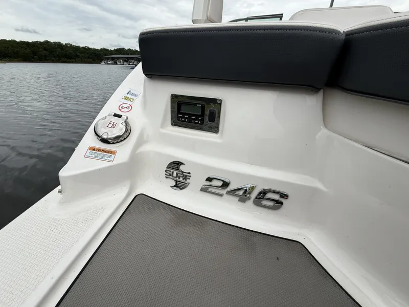 Slide: The Image of Chaparral 246 SSi Surf 2019 - 18