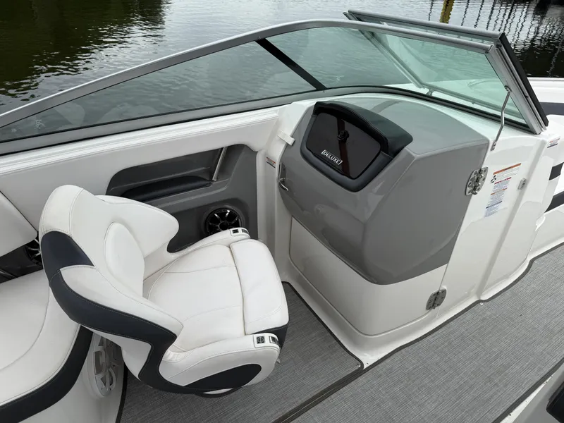 Slide: The Image of Chaparral 246 SSi Surf 2019 - 21