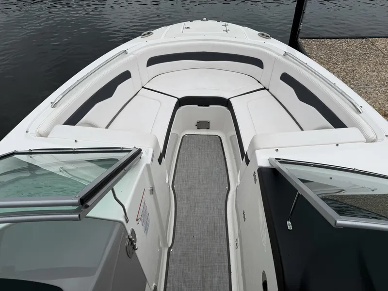 Slide: The Image of Chaparral 246 SSi Surf 2019 - 24