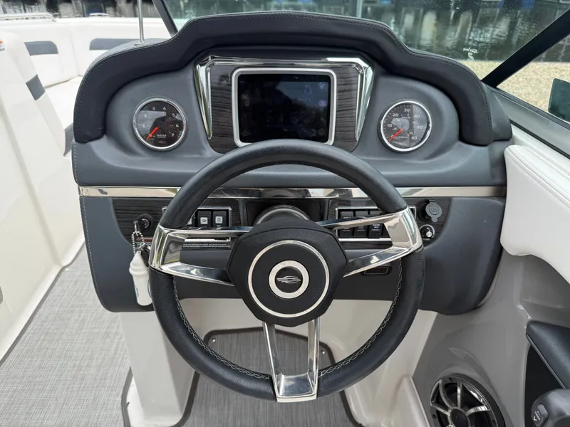 Slide: The Image of Chaparral 246 SSi Surf 2019 - 50