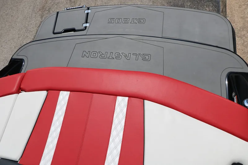Slide: The Image of Glastron 205 GTS 2015 - 20