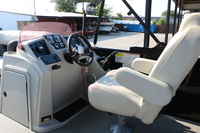 Slide: The Image of Sylvan Mirage 820 Party Fish Premium 2023 - 28