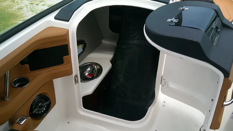 Slide: The Image of Chaparral 30 Surf 2026 - 10