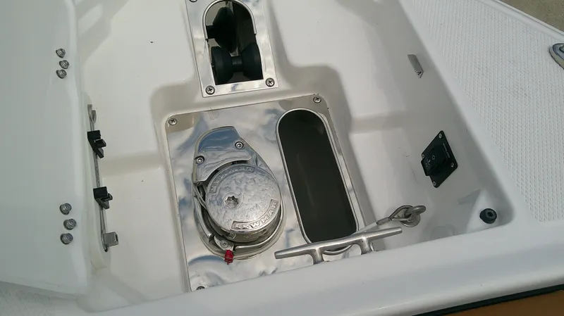 Slide: The Image of Chaparral 30 Surf 2026 - 13