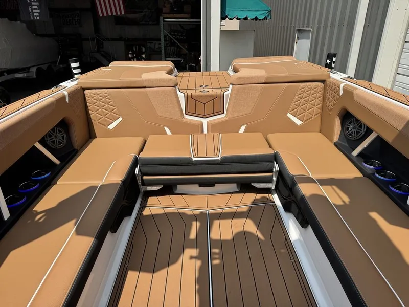 Slide: The Image of Nautique Super Air Nautique GS24 2025 - 10