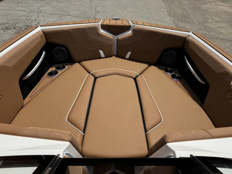 Slide: The Image of Nautique Super Air Nautique GS24 2025 - 4