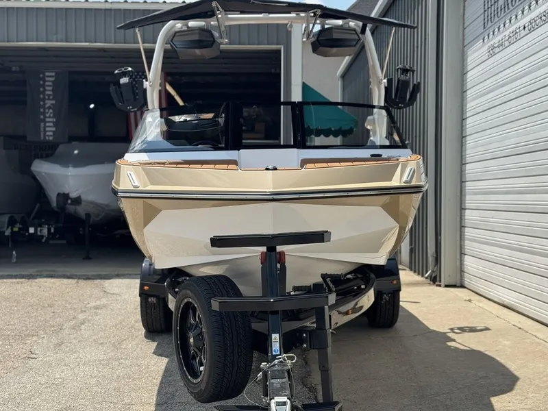 Slide: The Image of Nautique Super Air Nautique GS20 2025 - 2