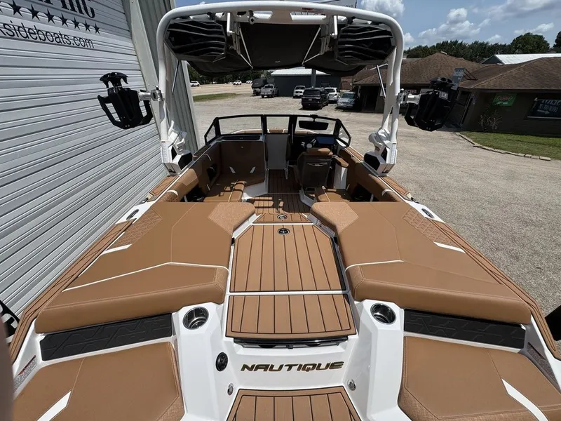 Slide: The Image of Nautique Super Air Nautique GS20 2025 - 4