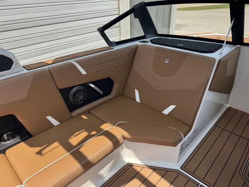 Slide: The Image of Nautique Super Air Nautique GS20 2025 - 8