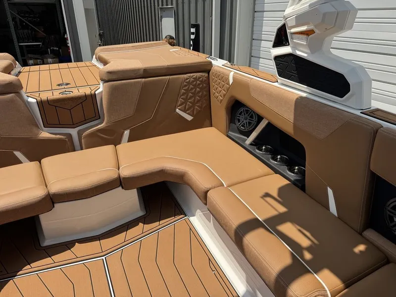 Slide: The Image of Nautique Super Air Nautique GS20 2025 - 9