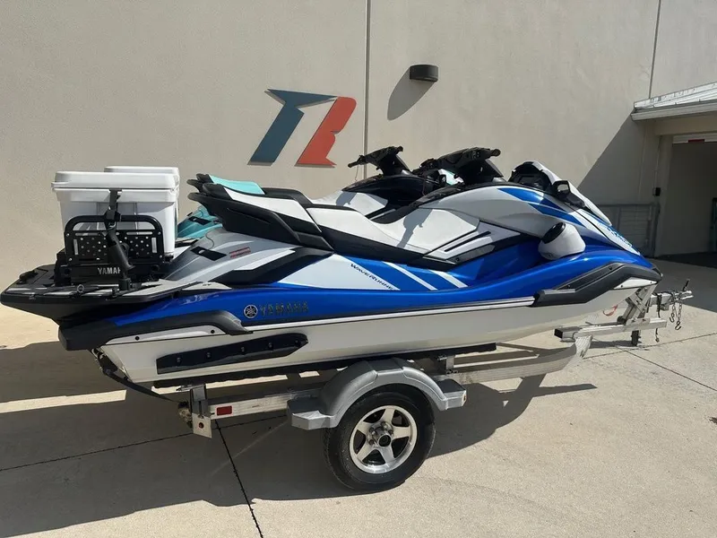 Slide: The Image of Yamaha FX® HO with Audio System 2023 - 10