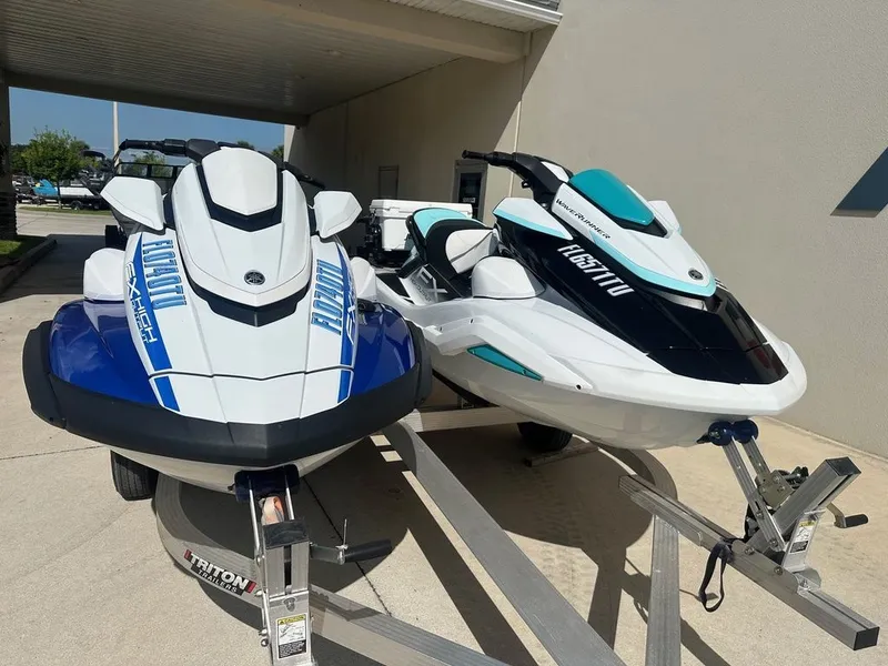 Slide: The Image of Yamaha FX® HO with Audio System 2023 - 3