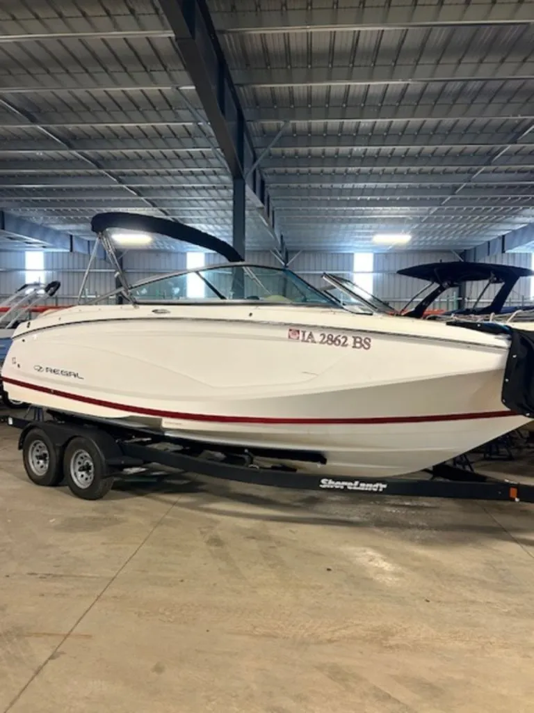 Slide: The Image of Regal 22 FasDeck 2018 - 0