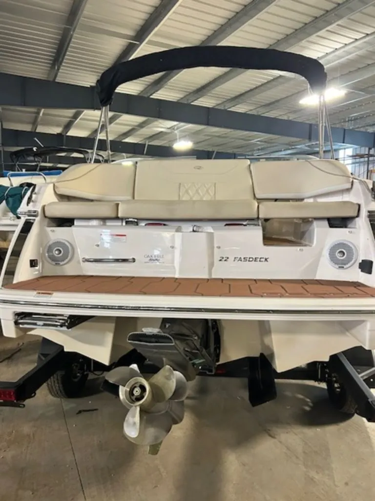 Slide: The Image of Regal 22 FasDeck 2018 - 3