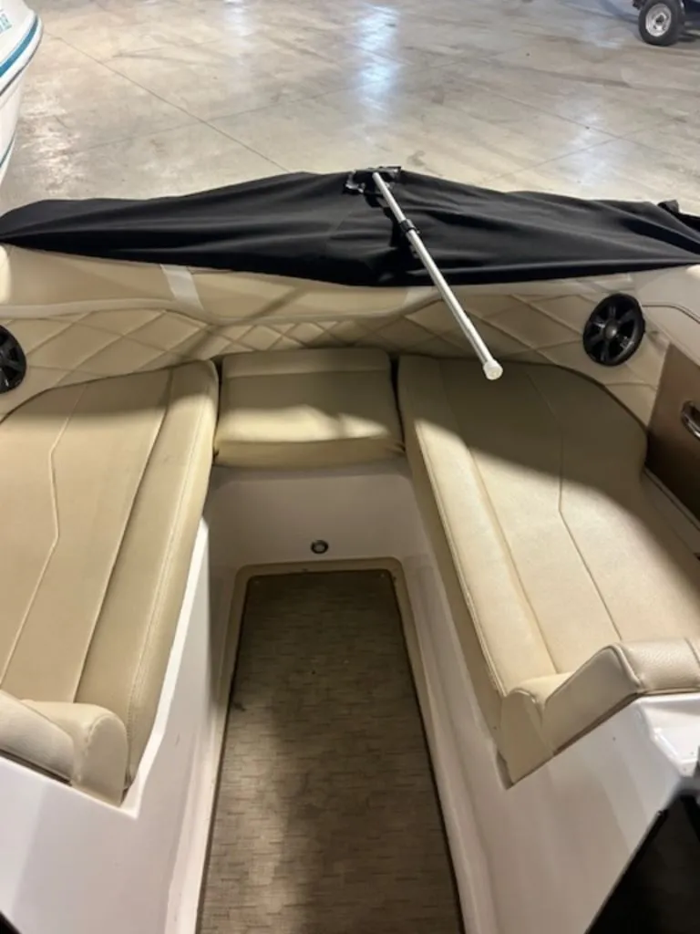 Slide: The Image of Regal 22 FasDeck 2018 - 9