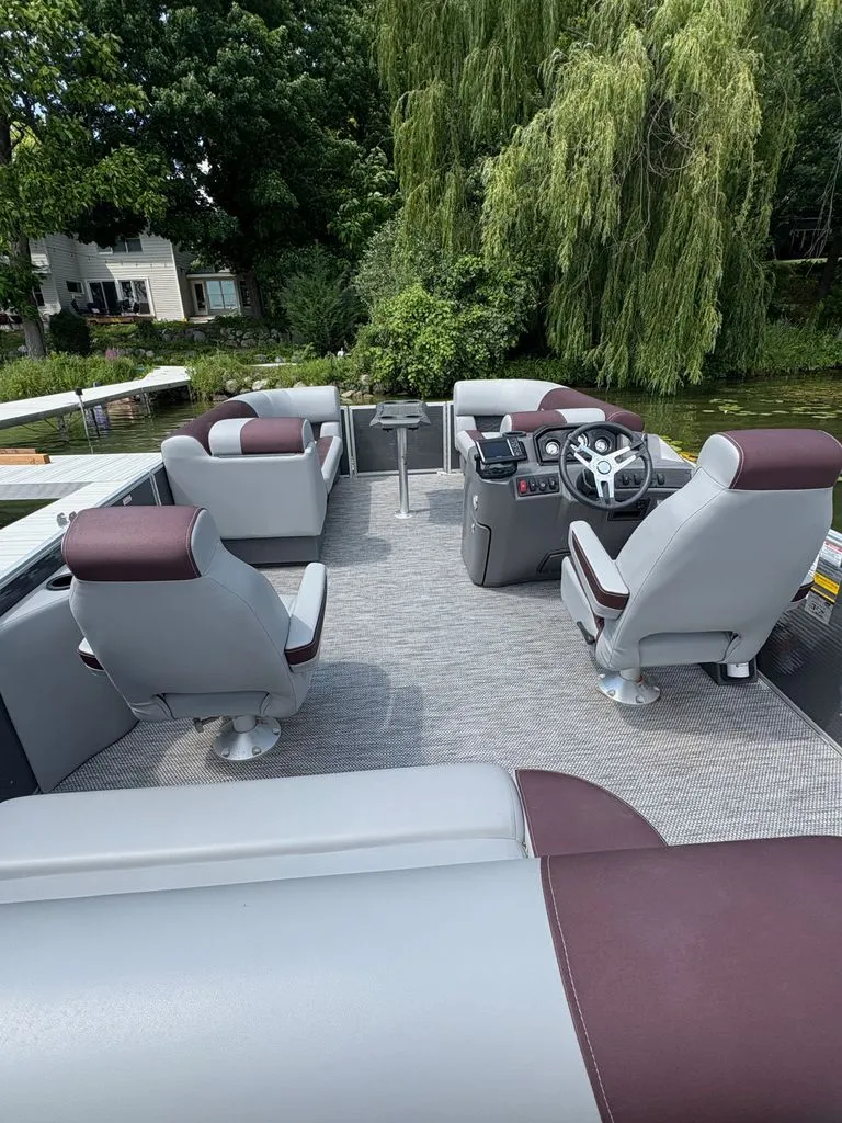 Slide: The Image of Bennington SSB20 2024 - 8