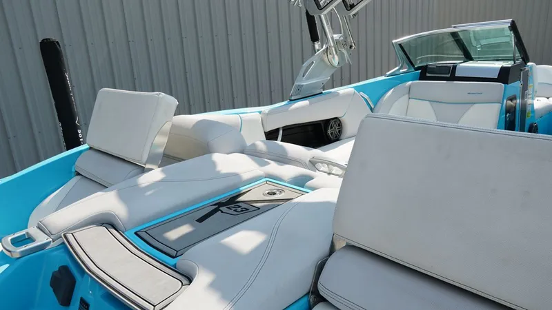 Slide: The Image of MasterCraft X23 2017 - 11