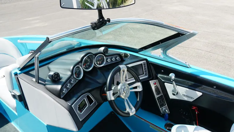 Slide: The Image of MasterCraft X23 2017 - 14