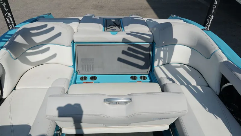 Slide: The Image of MasterCraft X23 2017 - 23