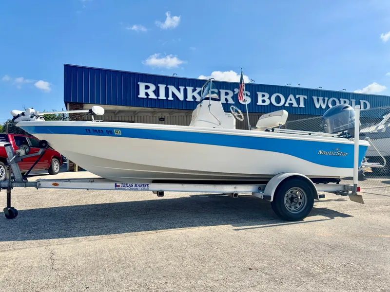 Slide: The Image of NauticStar 1910 Bay 2017 - 1