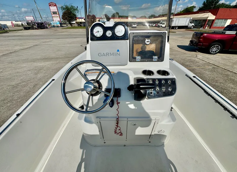 Slide: The Image of NauticStar 1910 Bay 2017 - 14