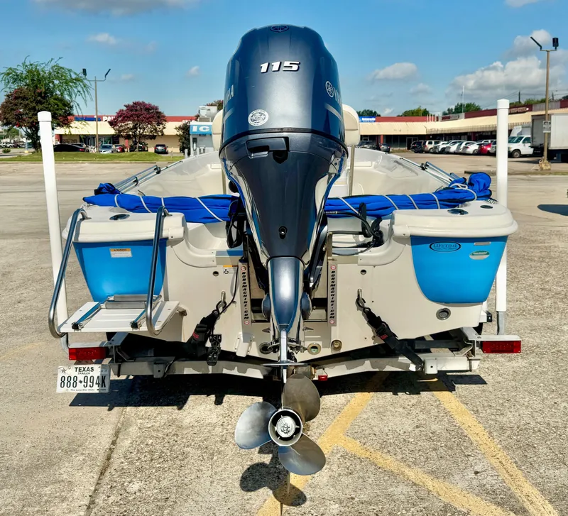 Slide: The Image of NauticStar 1910 Bay 2017 - 6