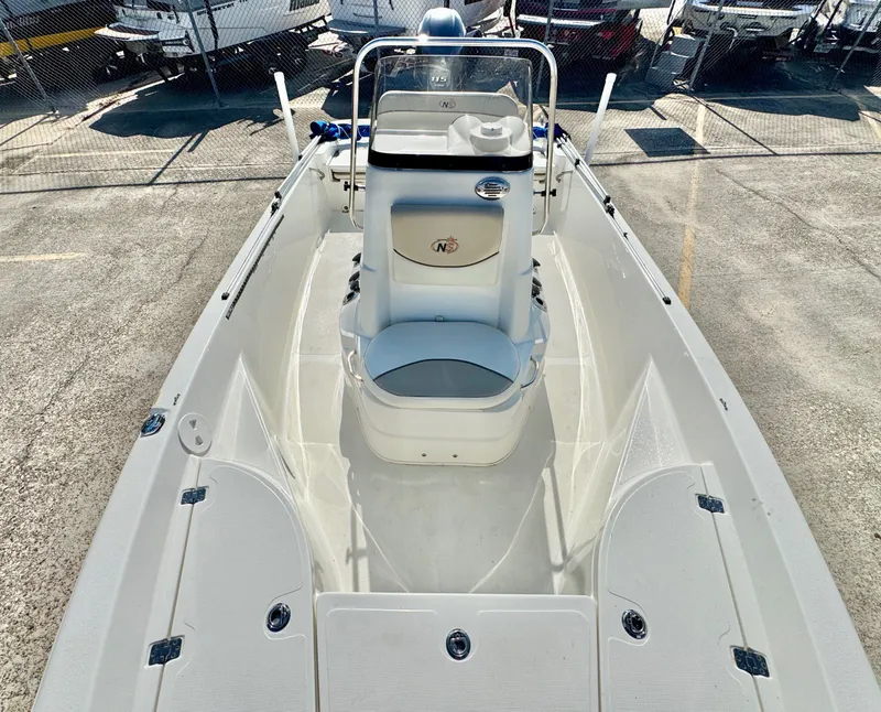 Slide: The Image of NauticStar 1910 Bay 2017 - 7