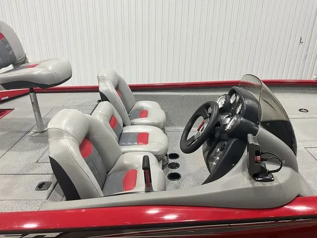 Slide: The Image of Tracker Pro Team 175 2017 - 13